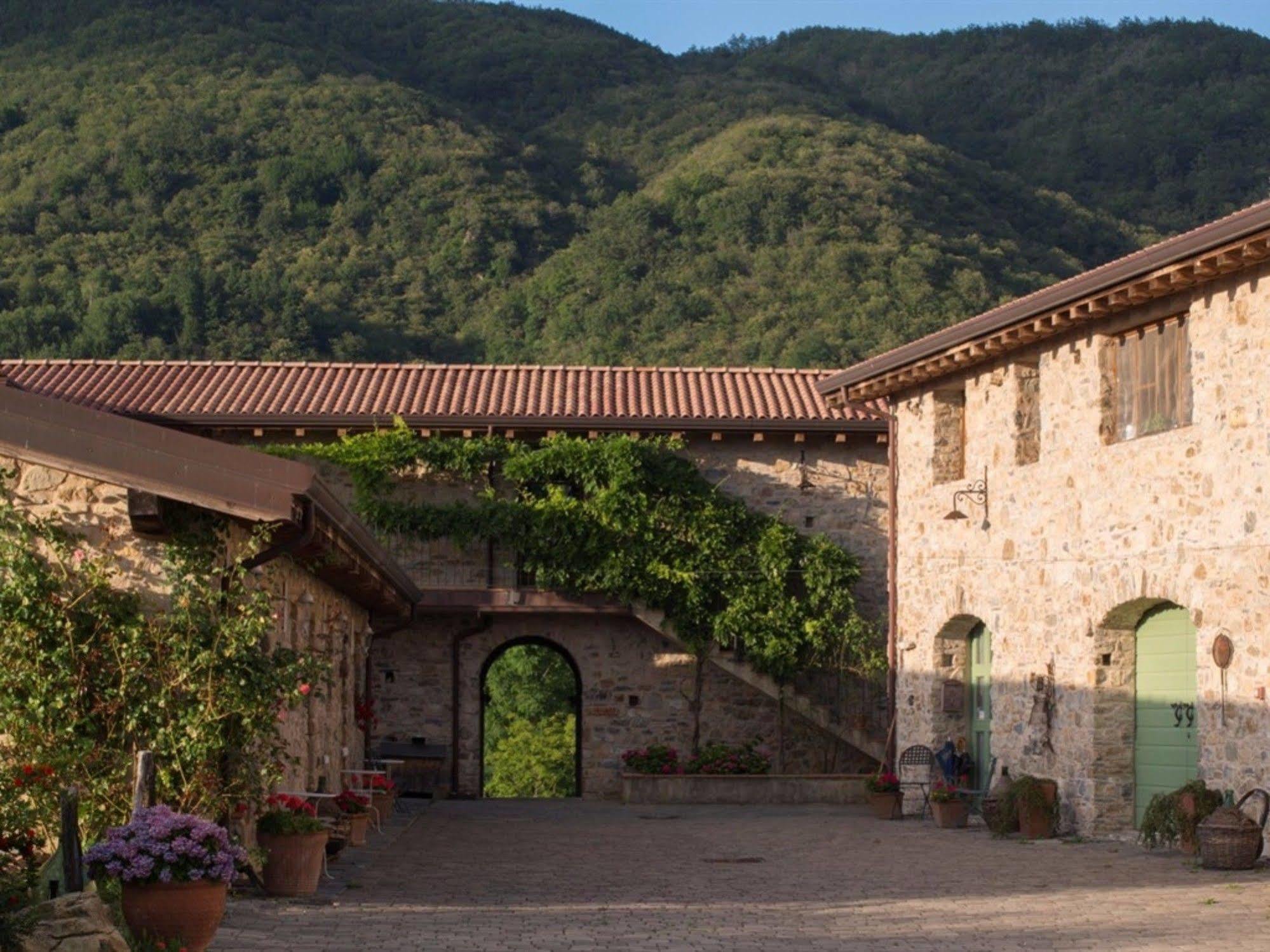 Hotel Podere Conti Filattiera Zewnętrze zdjęcie